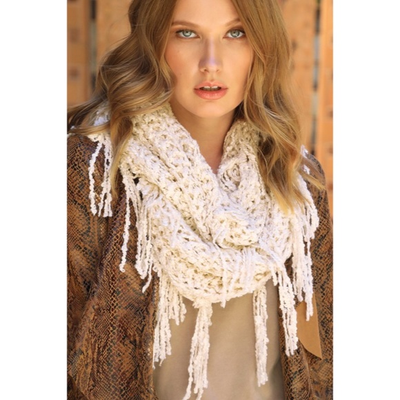 Ivory Net Boucle Yarn Fringe Winter Fall Casual Women's Scarf - Picture 4 of 4
